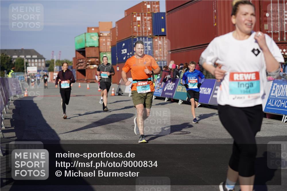 03.10.2025 - Köhlbrandbrückenlauf Michael Burmester http://msf.ph/oto/9000834 03.10.2025 10:05:04 Ziel 1033, 1211, 1346, 1406, 1477, 1622, 1944, 2920, 3409, 3721, 3741 meine-sportfotos.de