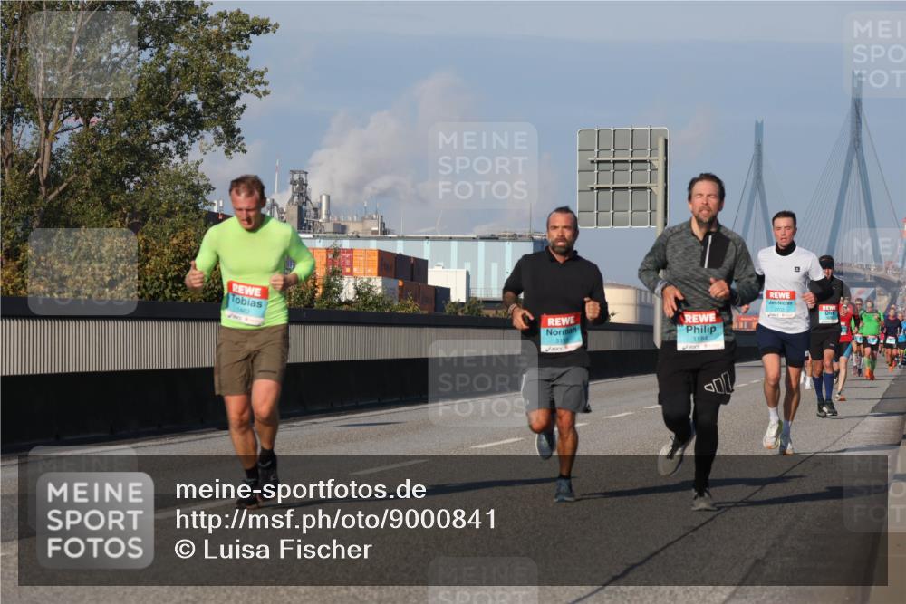03.10.2025 - Köhlbrandbrückenlauf Luisa Fischer http://msf.ph/oto/9000841 03.10.2025 10:42:52 Position 3 1462, 319, 1184, 3702 meine-sportfotos.de