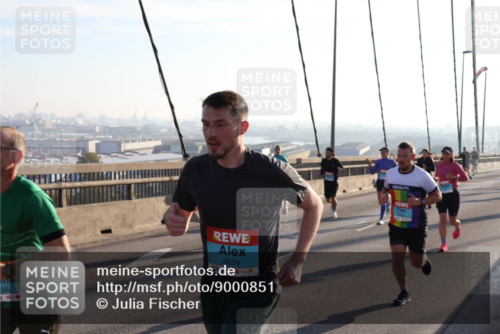 03.10.2025 - Köhlbrandbrückenlauf Julia Fischer http://msf.ph/oto/9000851 03.10.2025 09:22:19 Position 1 558, 3659, 1248 meine-sportfotos.de
