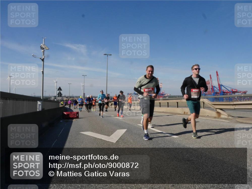 03.10.2025 - Köhlbrandbrückenlauf Matties Gatica Varas http://msf.ph/oto/9000872 03.10.2025 12:54:02 Position 2  meine-sportfotos.de