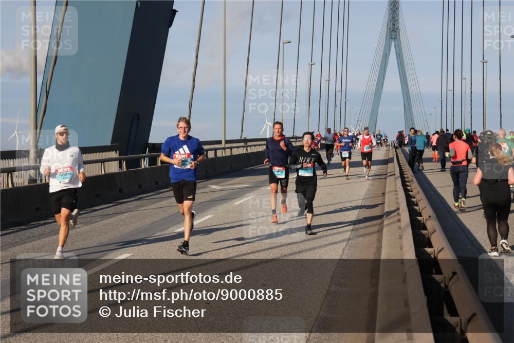 03.10.2025 - Köhlbrandbrückenlauf Julia Fischer http://msf.ph/oto/9000885 03.10.2025 09:36:53 Position 2  meine-sportfotos.de