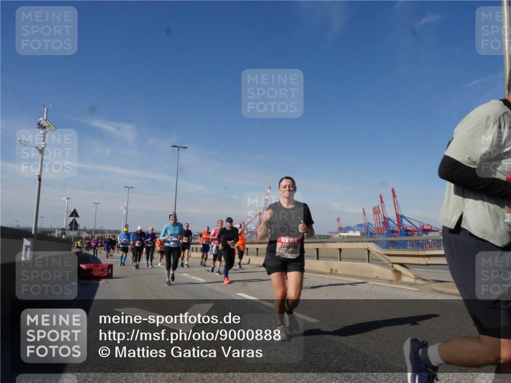 03.10.2025 - Köhlbrandbrückenlauf Matties Gatica Varas http://msf.ph/oto/9000888 03.10.2025 12:54:03 Position 2  meine-sportfotos.de