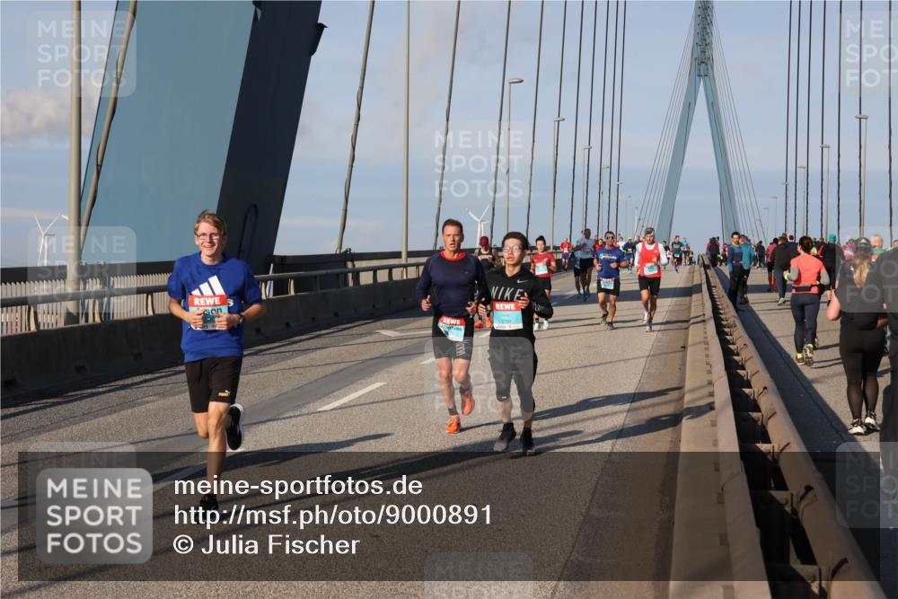 03.10.2025 - Köhlbrandbrückenlauf Julia Fischer http://msf.ph/oto/9000891 03.10.2025 09:36:54 Position 2 3789 meine-sportfotos.de
