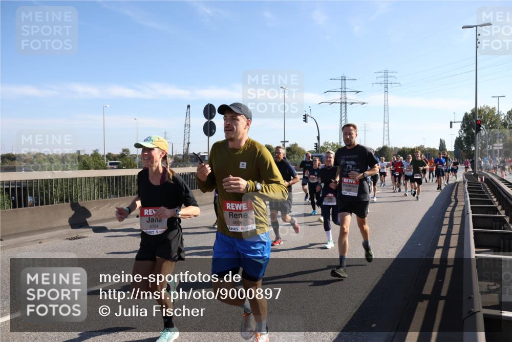 03.10.2025 - Köhlbrandbrückenlauf Julia Fischer http://msf.ph/oto/9000897 03.10.2025 12:16:24 Position 3 4794, 4806, 4588 meine-sportfotos.de