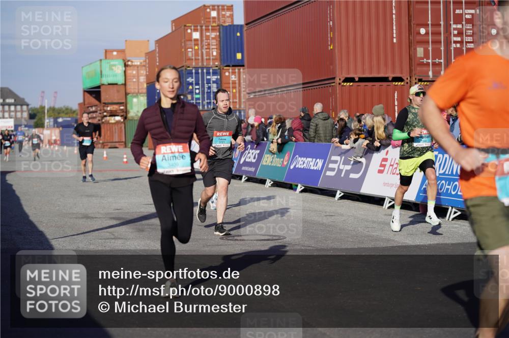 03.10.2025 - Köhlbrandbrückenlauf Michael Burmester http://msf.ph/oto/9000898 03.10.2025 10:05:06 Ziel 1033, 1211, 1239, 1346, 1359, 1477, 1622, 1944, 2920, 3409, 3721 meine-sportfotos.de