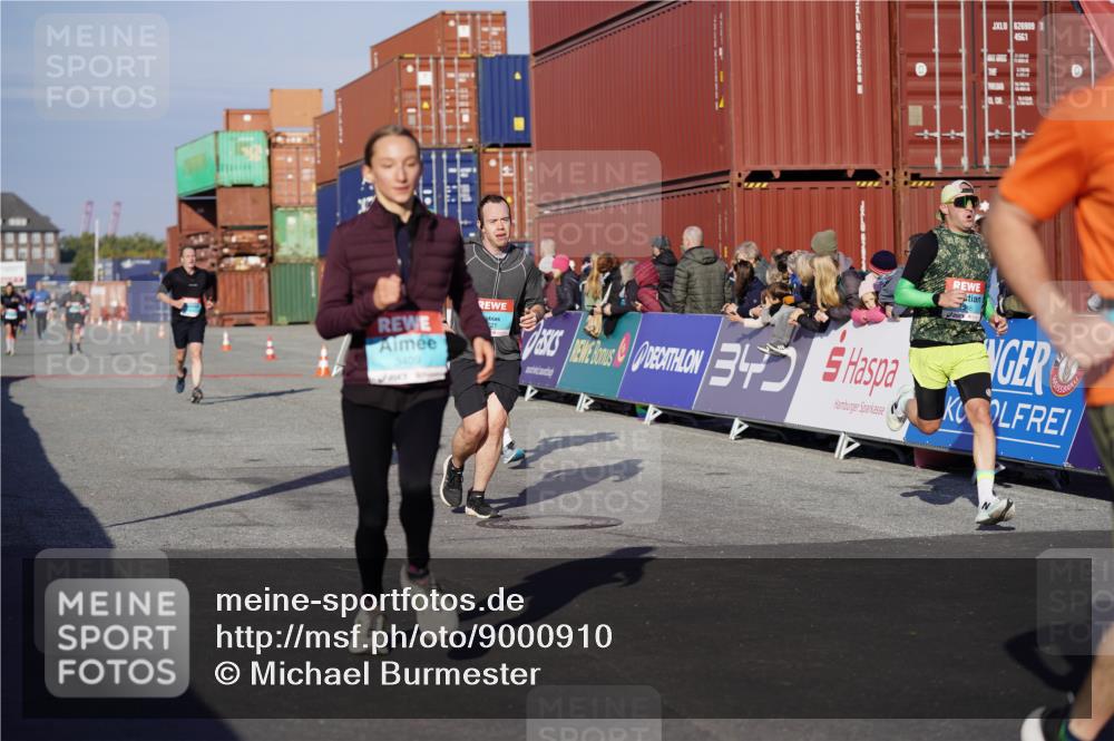 03.10.2025 - Köhlbrandbrückenlauf Michael Burmester http://msf.ph/oto/9000910 03.10.2025 10:05:06 Ziel 1033, 1211, 1239, 1346, 1359, 1477, 1622, 1944, 2920, 3409, 3721 meine-sportfotos.de