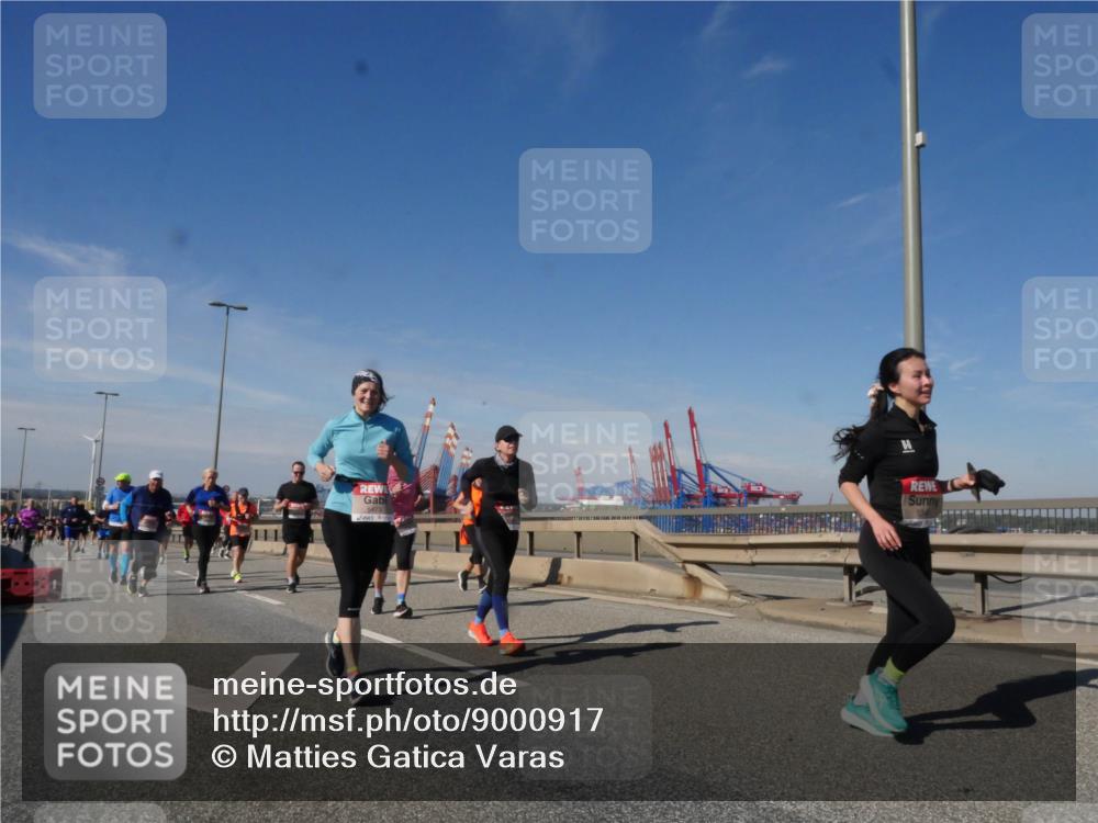 03.10.2025 - Köhlbrandbrückenlauf Matties Gatica Varas http://msf.ph/oto/9000917 03.10.2025 12:54:05 Position 2 5473 meine-sportfotos.de