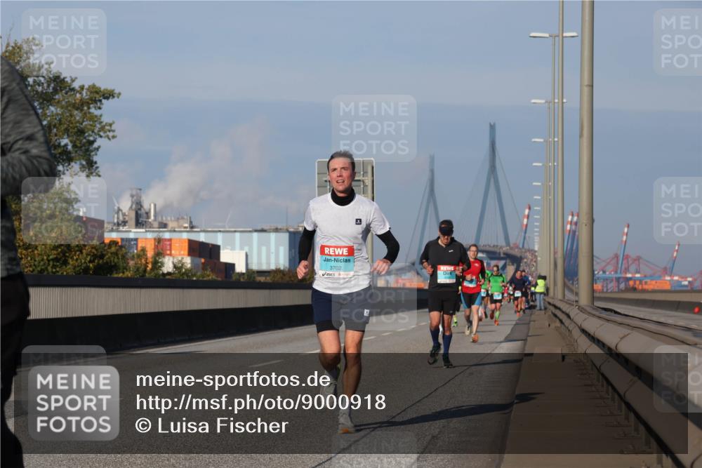 03.10.2025 - Köhlbrandbrückenlauf Luisa Fischer http://msf.ph/oto/9000918 03.10.2025 10:42:56 Position 3 3702 meine-sportfotos.de