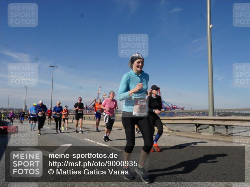 03.10.2025 - Köhlbrandbrückenlauf Matties Gatica Varas http://msf.ph/oto/9000935 03.10.2025 12:54:06 Position 2 5473 meine-sportfotos.de
