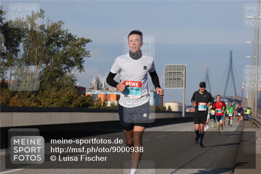 03.10.2025 - Köhlbrandbrückenlauf Luisa Fischer http://msf.ph/oto/9000938 03.10.2025 10:42:57 Position 3 3702 meine-sportfotos.de