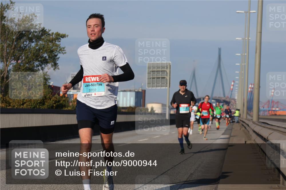 03.10.2025 - Köhlbrandbrückenlauf Luisa Fischer http://msf.ph/oto/9000944 03.10.2025 10:42:58 Position 3 3702 meine-sportfotos.de