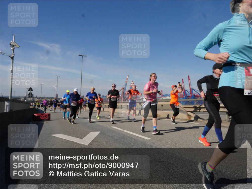 03.10.2025 - Köhlbrandbrückenlauf Matties Gatica Varas http://msf.ph/oto/9000947 03.10.2025 12:54:06 Position 2  meine-sportfotos.de