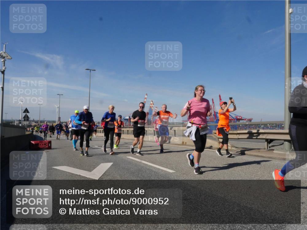 03.10.2025 - Köhlbrandbrückenlauf Matties Gatica Varas http://msf.ph/oto/9000952 03.10.2025 12:54:07 Position 2  meine-sportfotos.de