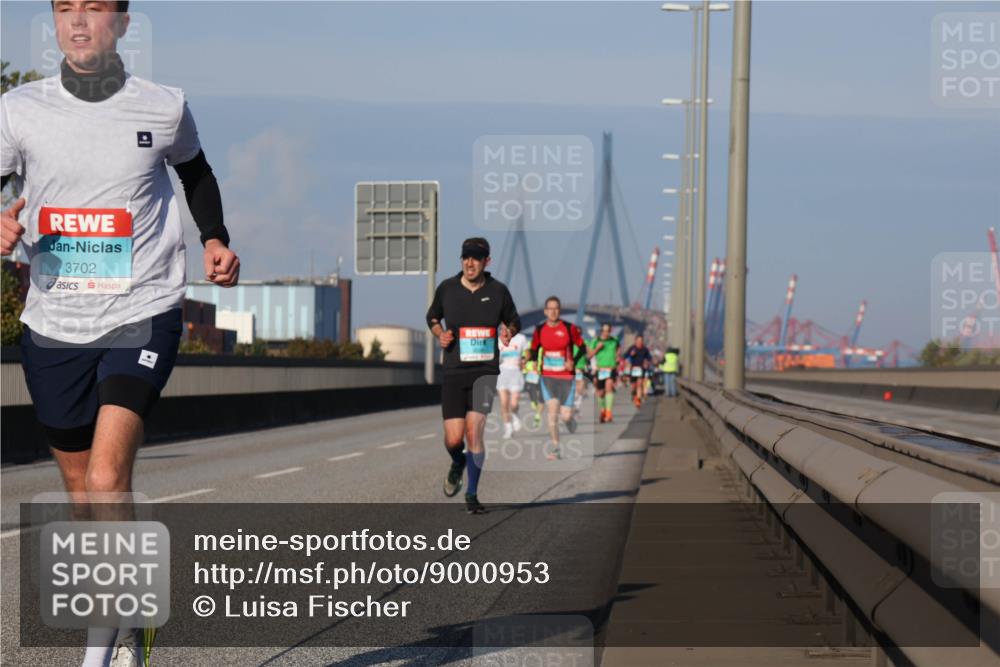 03.10.2025 - Köhlbrandbrückenlauf Luisa Fischer http://msf.ph/oto/9000953 03.10.2025 10:42:58 Position 3 3702 meine-sportfotos.de