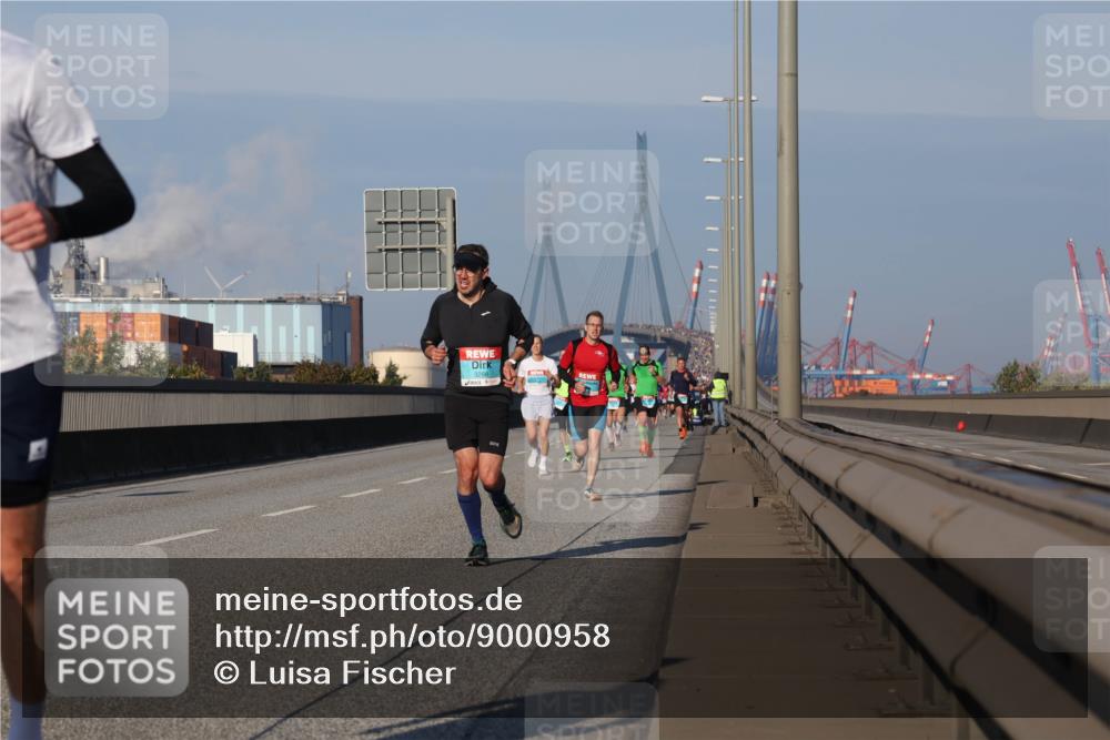 03.10.2025 - Köhlbrandbrückenlauf Luisa Fischer http://msf.ph/oto/9000958 03.10.2025 10:42:58 Position 3  meine-sportfotos.de