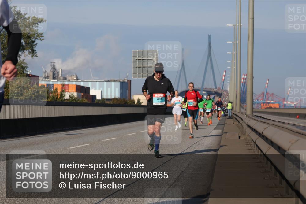 03.10.2025 - Köhlbrandbrückenlauf Luisa Fischer http://msf.ph/oto/9000965 03.10.2025 10:42:59 Position 3  meine-sportfotos.de