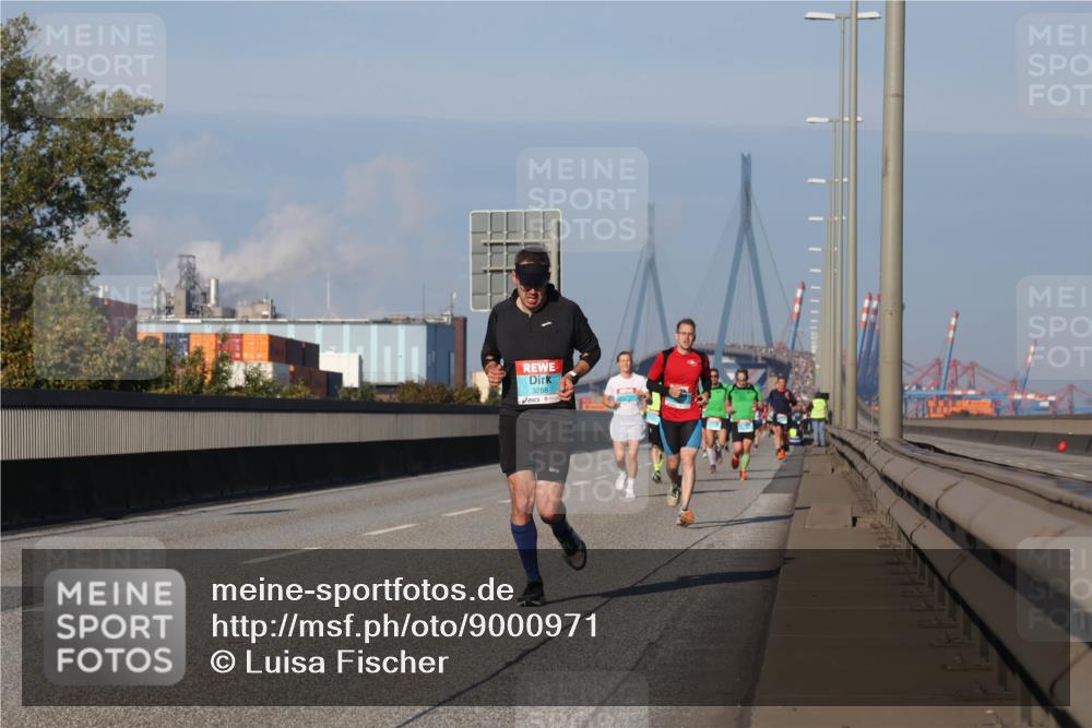 03.10.2025 - Köhlbrandbrückenlauf Luisa Fischer http://msf.ph/oto/9000971 03.10.2025 10:42:59 Position 3 3288 meine-sportfotos.de