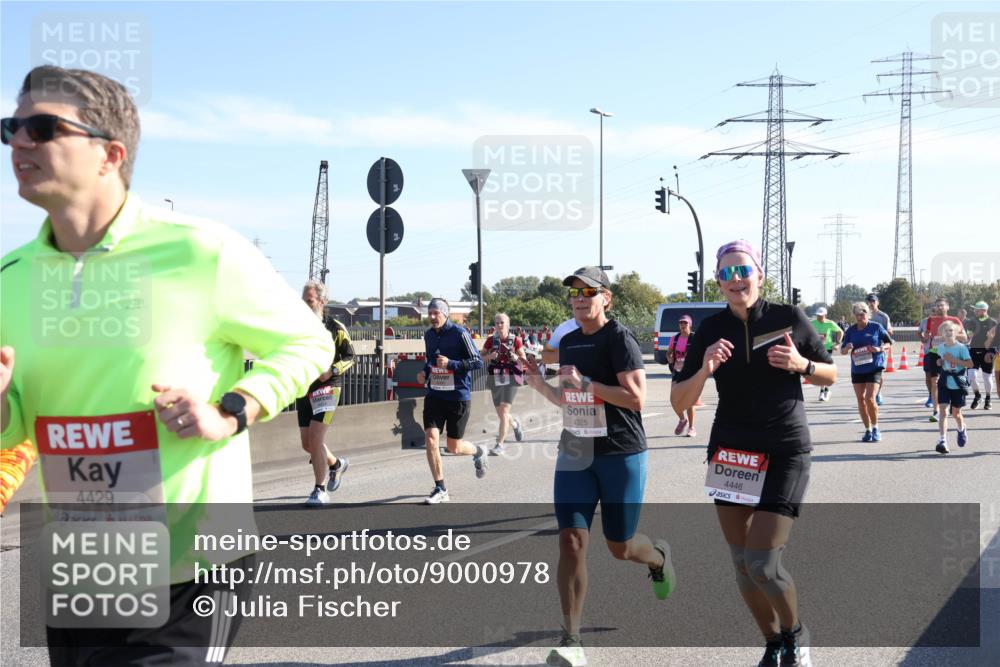03.10.2025 - Köhlbrandbrückenlauf Julia Fischer http://msf.ph/oto/9000978 03.10.2025 12:16:34 Position 3 4429, 4325, 4446 meine-sportfotos.de