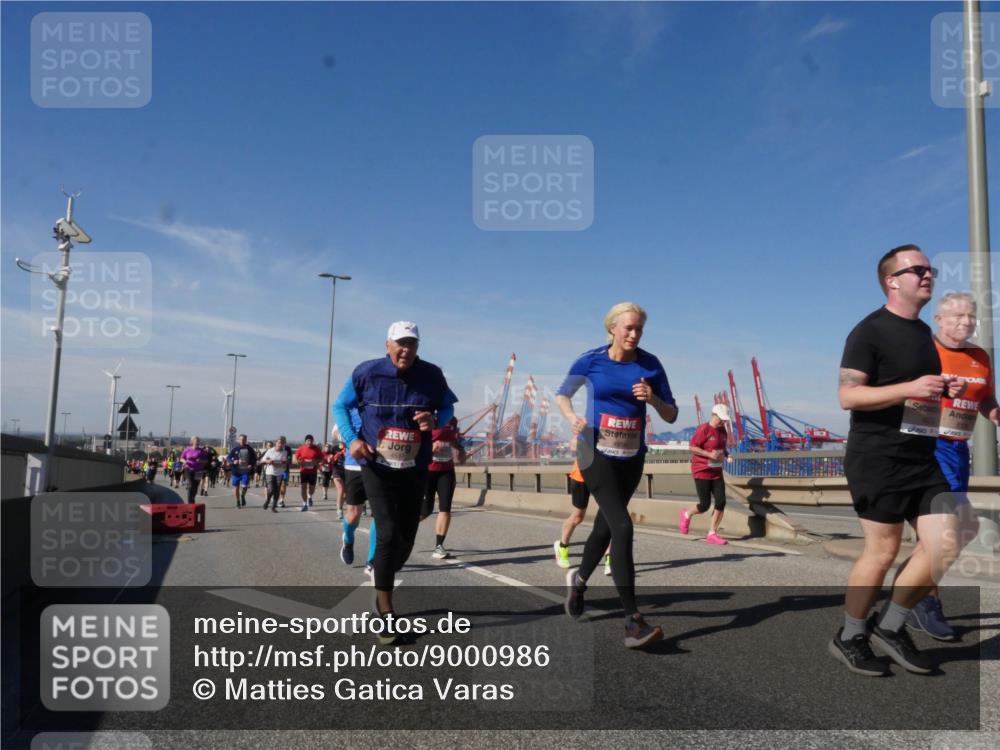 03.10.2025 - Köhlbrandbrückenlauf Matties Gatica Varas http://msf.ph/oto/9000986 03.10.2025 12:54:09 Position 2 4517 meine-sportfotos.de