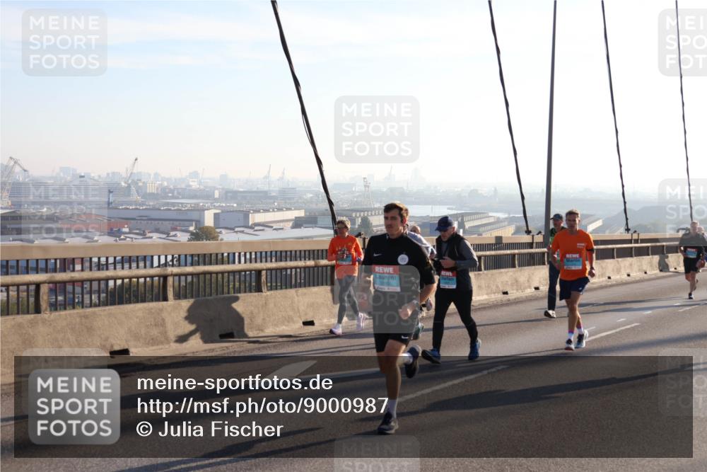 03.10.2025 - Köhlbrandbrückenlauf Julia Fischer http://msf.ph/oto/9000987 03.10.2025 09:22:50 Position 1 3183 meine-sportfotos.de