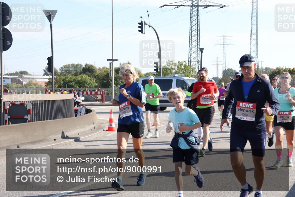 03.10.2025 - Köhlbrandbrückenlauf Julia Fischer http://msf.ph/oto/9000991 03.10.2025 12:16:37 Position 3 4509, 6388, 4700 meine-sportfotos.de