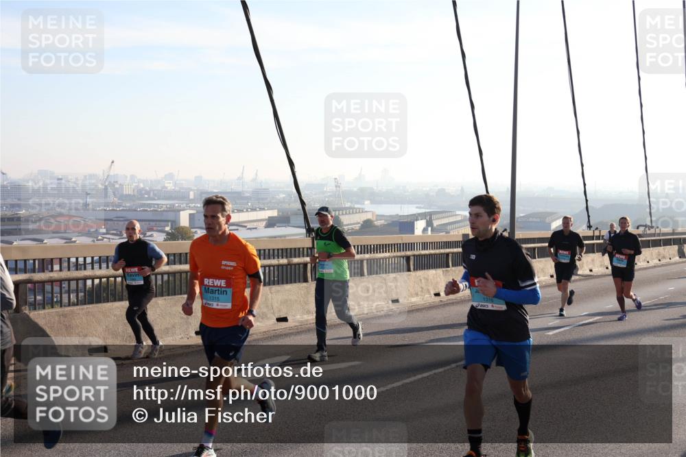 03.10.2025 - Köhlbrandbrückenlauf Julia Fischer http://msf.ph/oto/9001000 03.10.2025 09:22:52 Position 1 1315, 1316 meine-sportfotos.de