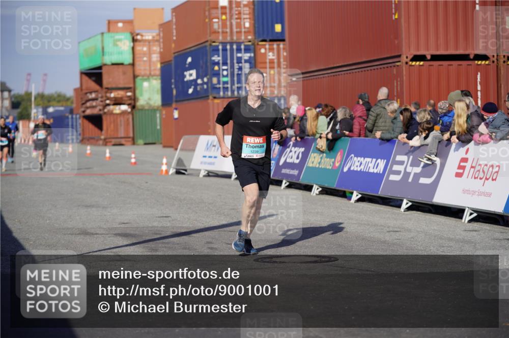 03.10.2025 - Köhlbrandbrückenlauf Michael Burmester http://msf.ph/oto/9001001 03.10.2025 10:05:10 Ziel 1033, 1239, 1346, 1359, 2920, 3409, 3721 meine-sportfotos.de