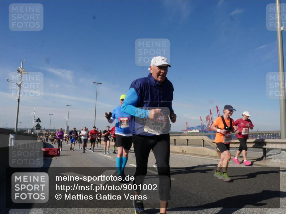 03.10.2025 - Köhlbrandbrückenlauf Matties Gatica Varas http://msf.ph/oto/9001002 03.10.2025 12:54:10 Position 2 4517 meine-sportfotos.de