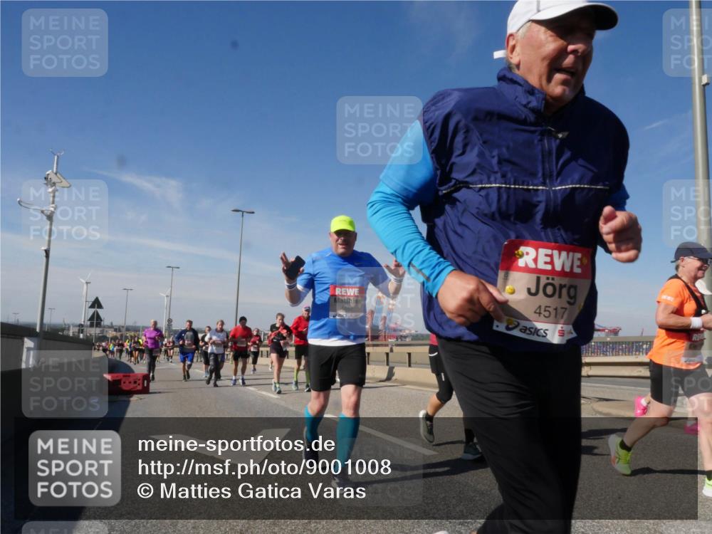 03.10.2025 - Köhlbrandbrückenlauf Matties Gatica Varas http://msf.ph/oto/9001008 03.10.2025 12:54:10 Position 2 5857, 4517 meine-sportfotos.de