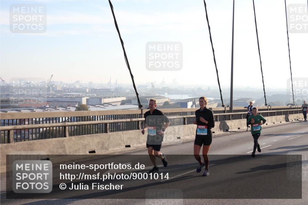 03.10.2025 - Köhlbrandbrückenlauf Julia Fischer http://msf.ph/oto/9001014 03.10.2025 09:22:55 Position 1 1152 meine-sportfotos.de