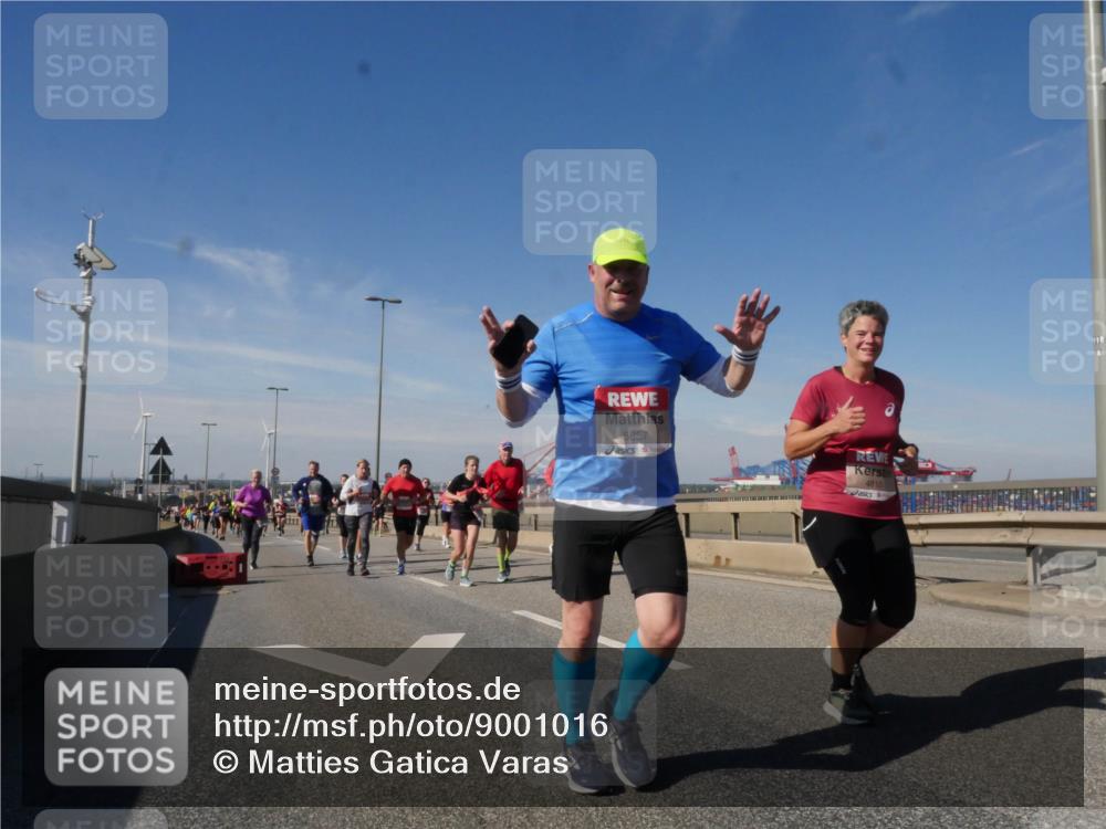 03.10.2025 - Köhlbrandbrückenlauf Matties Gatica Varas http://msf.ph/oto/9001016 03.10.2025 12:54:11 Position 2 1111, 5857, 4810 meine-sportfotos.de
