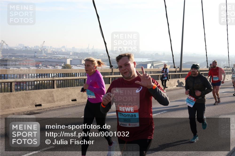 03.10.2025 - Köhlbrandbrückenlauf Julia Fischer http://msf.ph/oto/9001032 03.10.2025 09:22:59 Position 1 3766, 3603, 2015, 201 meine-sportfotos.de
