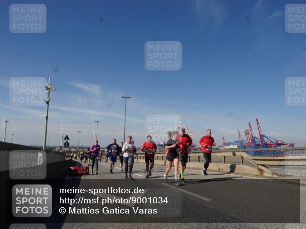 03.10.2025 - Köhlbrandbrückenlauf Matties Gatica Varas http://msf.ph/oto/9001034 03.10.2025 12:54:12 Position 2  meine-sportfotos.de