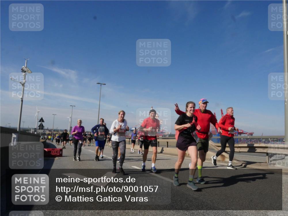 03.10.2025 - Köhlbrandbrückenlauf Matties Gatica Varas http://msf.ph/oto/9001057 03.10.2025 12:54:14 Position 2 118 meine-sportfotos.de