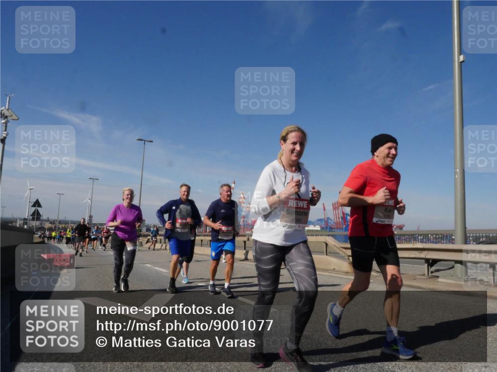 03.10.2025 - Köhlbrandbrückenlauf Matties Gatica Varas http://msf.ph/oto/9001077 03.10.2025 12:54:15 Position 2 6169 meine-sportfotos.de