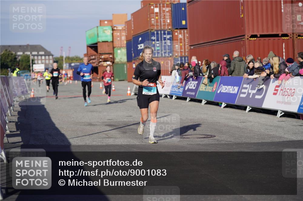 03.10.2025 - Köhlbrandbrückenlauf Michael Burmester http://msf.ph/oto/9001083 03.10.2025 10:05:19 Ziel 1385, 2084, 2661, 3679, 3842 meine-sportfotos.de