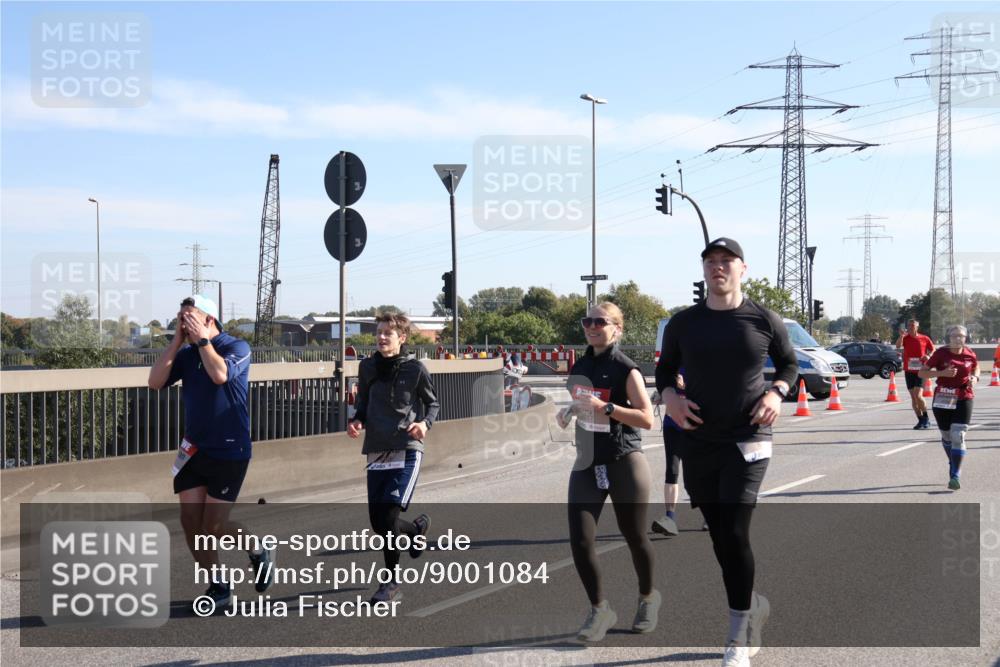 03.10.2025 - Köhlbrandbrückenlauf Julia Fischer http://msf.ph/oto/9001084 03.10.2025 12:16:45 Position 3  meine-sportfotos.de