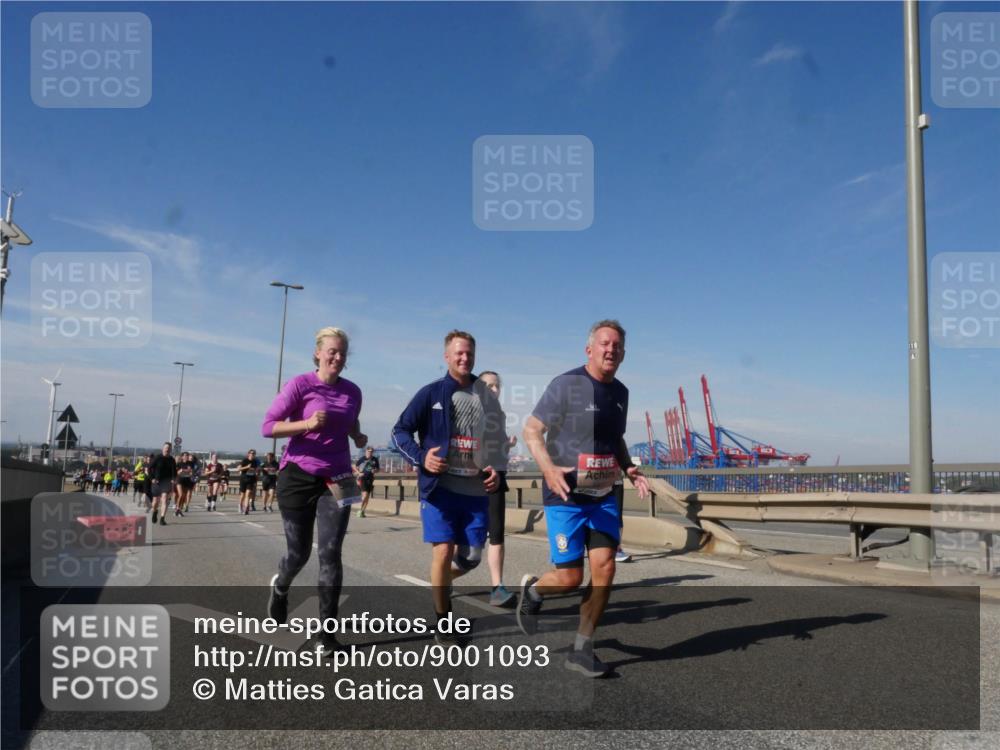 03.10.2025 - Köhlbrandbrückenlauf Matties Gatica Varas http://msf.ph/oto/9001093 03.10.2025 12:54:16 Position 2 118 meine-sportfotos.de