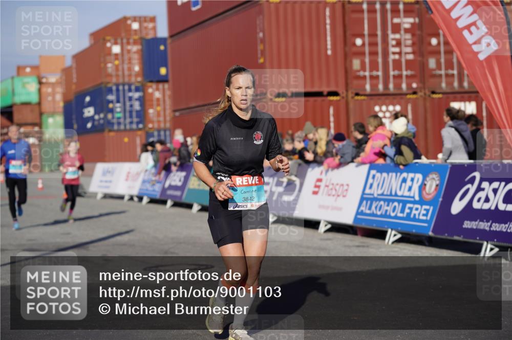 03.10.2025 - Köhlbrandbrückenlauf Michael Burmester http://msf.ph/oto/9001103 03.10.2025 10:05:20 Ziel 1385, 2084, 2661, 3679, 3842 meine-sportfotos.de