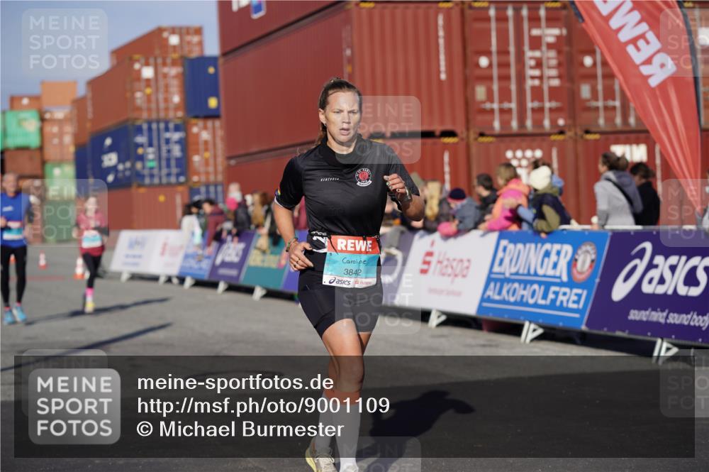03.10.2025 - Köhlbrandbrückenlauf Michael Burmester http://msf.ph/oto/9001109 03.10.2025 10:05:20 Ziel 1385, 2084, 2661, 3679, 3842 meine-sportfotos.de