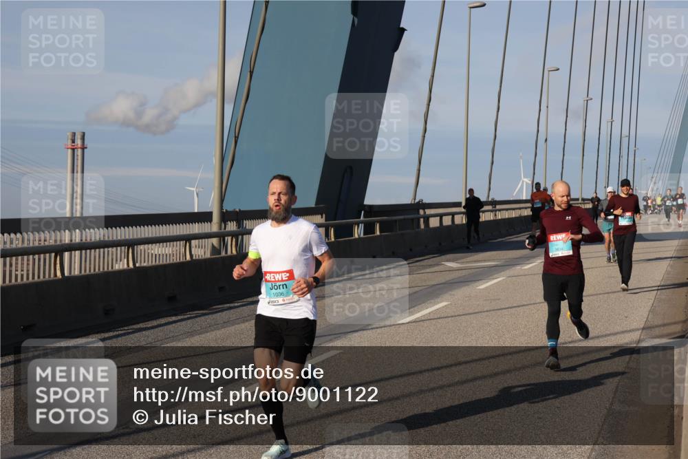 03.10.2025 - Köhlbrandbrückenlauf Julia Fischer http://msf.ph/oto/9001122 03.10.2025 09:37:31 Position 2 1036 meine-sportfotos.de