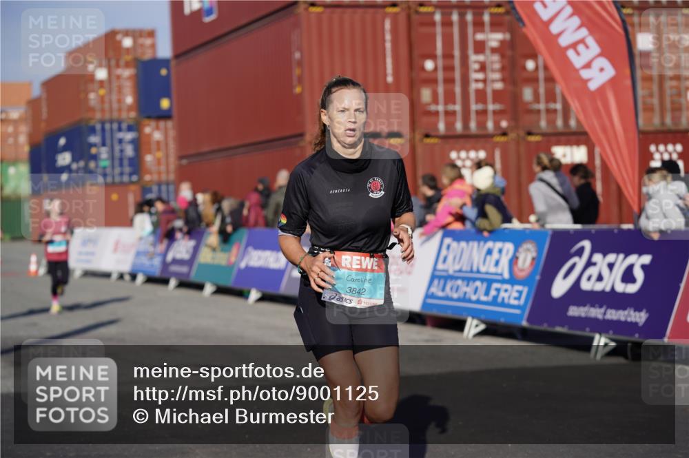 03.10.2025 - Köhlbrandbrückenlauf Michael Burmester http://msf.ph/oto/9001125 03.10.2025 10:05:21 Ziel 1385, 2084, 2661, 3679, 3842 meine-sportfotos.de