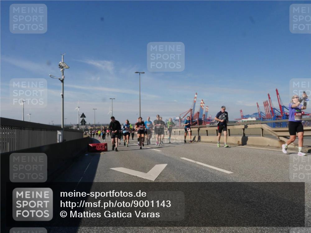 03.10.2025 - Köhlbrandbrückenlauf Matties Gatica Varas http://msf.ph/oto/9001143 03.10.2025 12:54:20 Position 2  meine-sportfotos.de