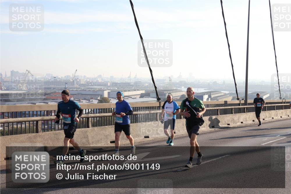 03.10.2025 - Köhlbrandbrückenlauf Julia Fischer http://msf.ph/oto/9001149 03.10.2025 09:23:18 Position 1  meine-sportfotos.de