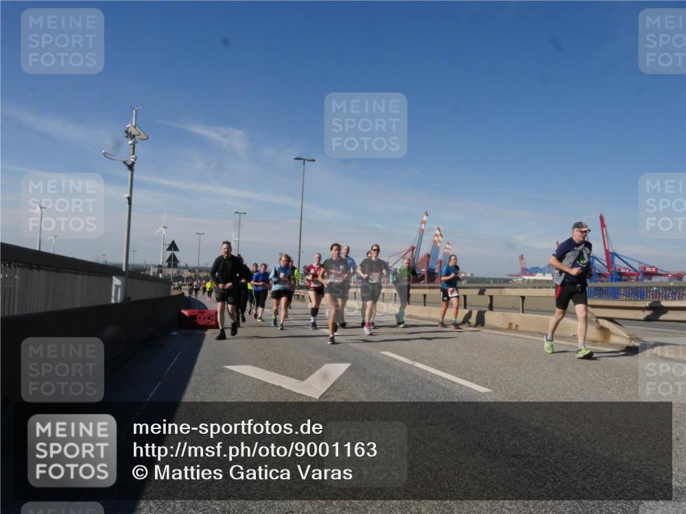 03.10.2025 - Köhlbrandbrückenlauf Matties Gatica Varas http://msf.ph/oto/9001163 03.10.2025 12:54:21 Position 2  meine-sportfotos.de
