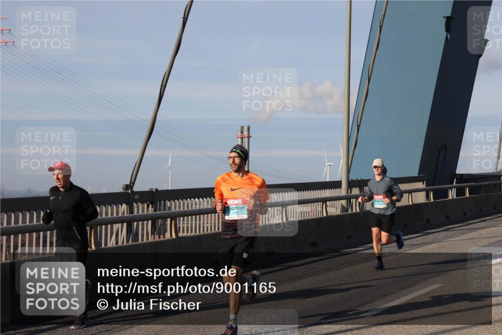 03.10.2025 - Köhlbrandbrückenlauf Julia Fischer http://msf.ph/oto/9001165 03.10.2025 09:37:39 Position 2 1101 meine-sportfotos.de