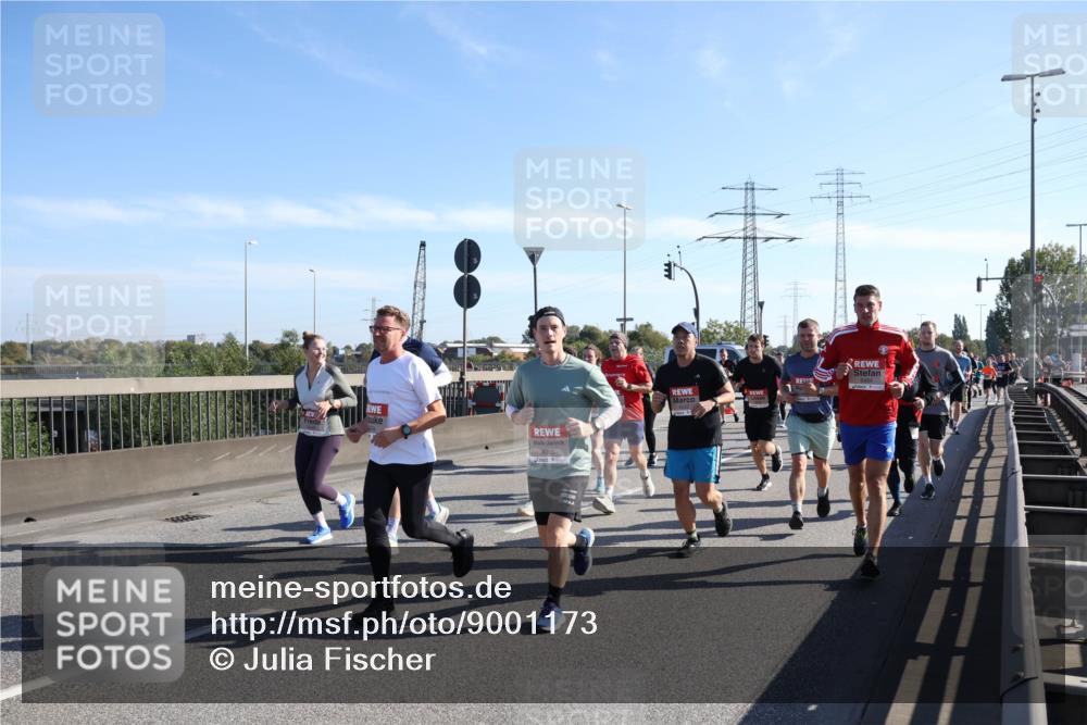 03.10.2025 - Köhlbrandbrückenlauf Julia Fischer http://msf.ph/oto/9001173 03.10.2025 12:17:00 Position 3 4305 meine-sportfotos.de