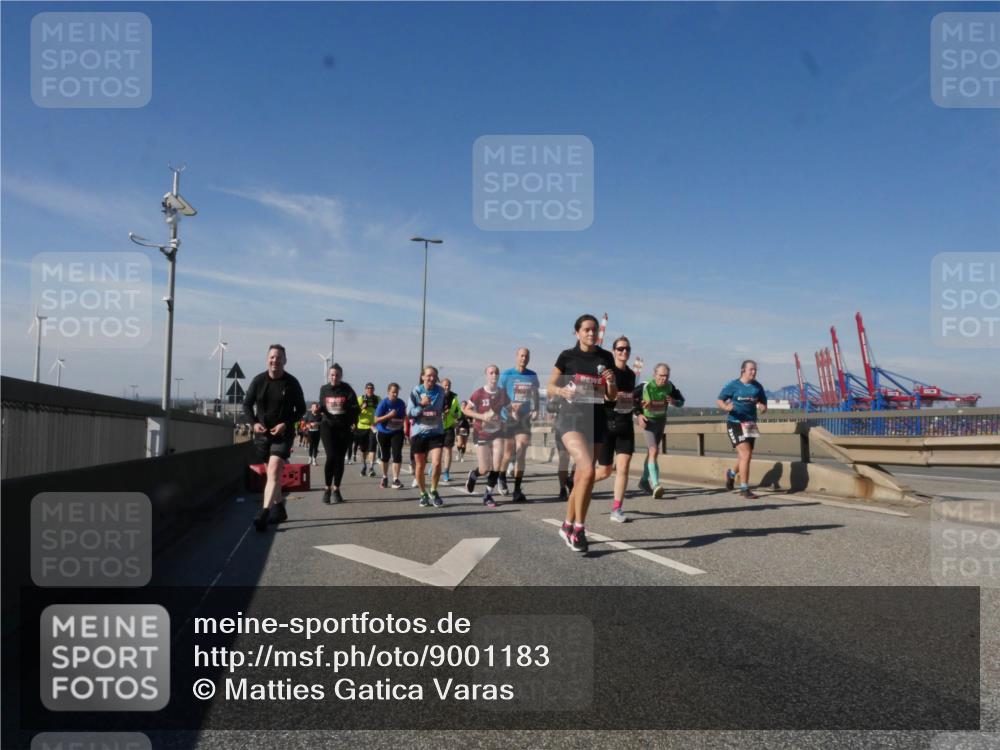 03.10.2025 - Köhlbrandbrückenlauf Matties Gatica Varas http://msf.ph/oto/9001183 03.10.2025 12:54:23 Position 2  meine-sportfotos.de