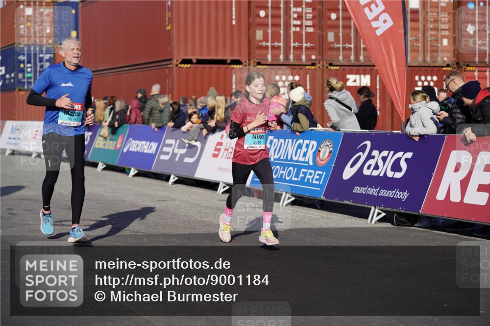03.10.2025 - Köhlbrandbrückenlauf Michael Burmester http://msf.ph/oto/9001184 03.10.2025 10:05:23 Ziel 1385, 1415, 2084, 2661, 3679, 3842 meine-sportfotos.de