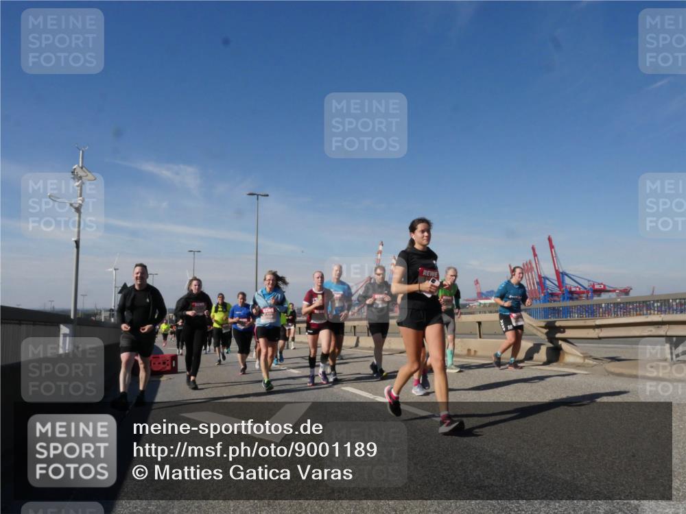 03.10.2025 - Köhlbrandbrückenlauf Matties Gatica Varas http://msf.ph/oto/9001189 03.10.2025 12:54:23 Position 2  meine-sportfotos.de